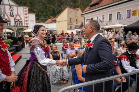 Povorka ob dnevih narodnih noš in oblačilne dedščine (27)